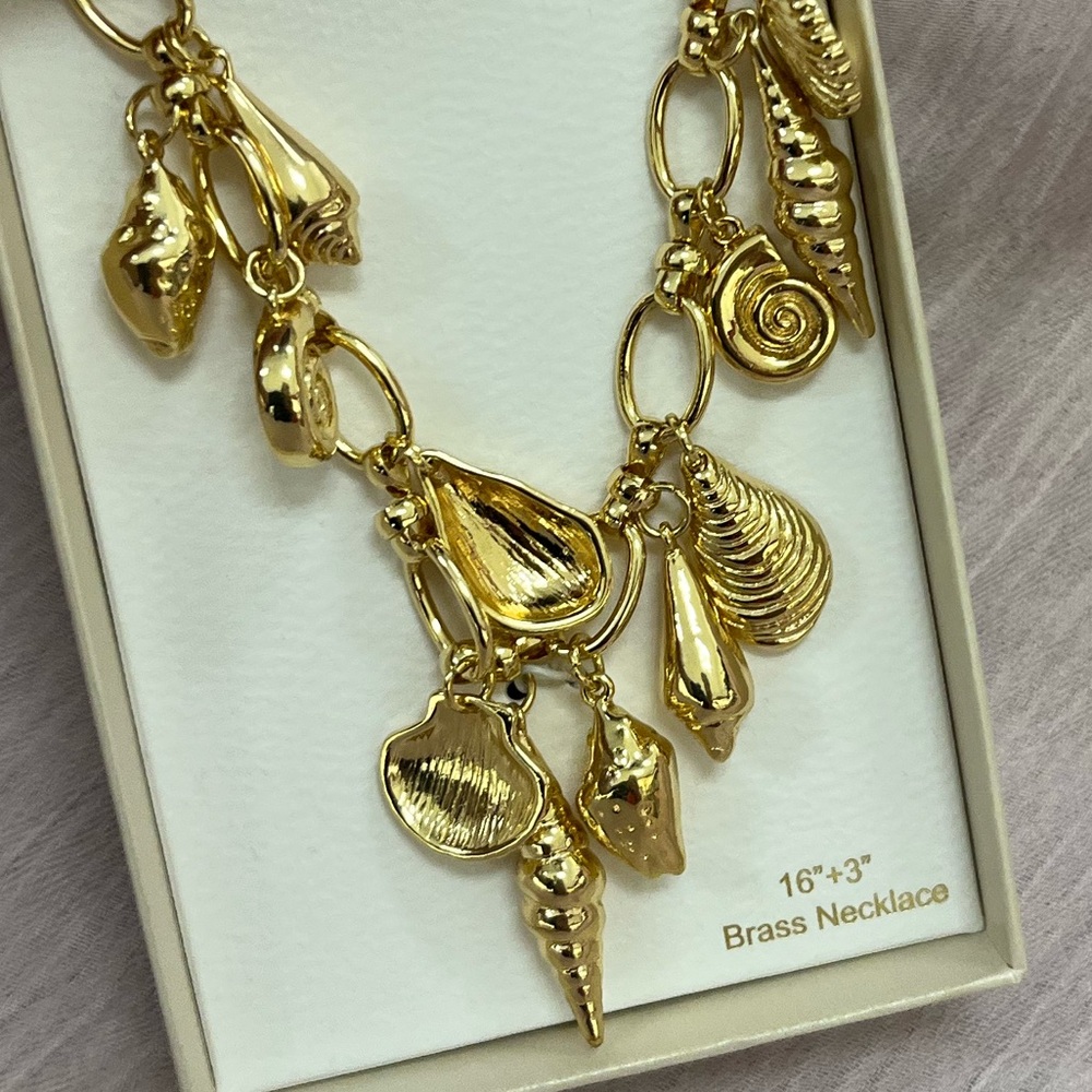 NWT ⚜️👑⚜️ Persimmon Viral Gold Shell Ocean Nautical Charm 16" Necklace - Picture 11 of 17